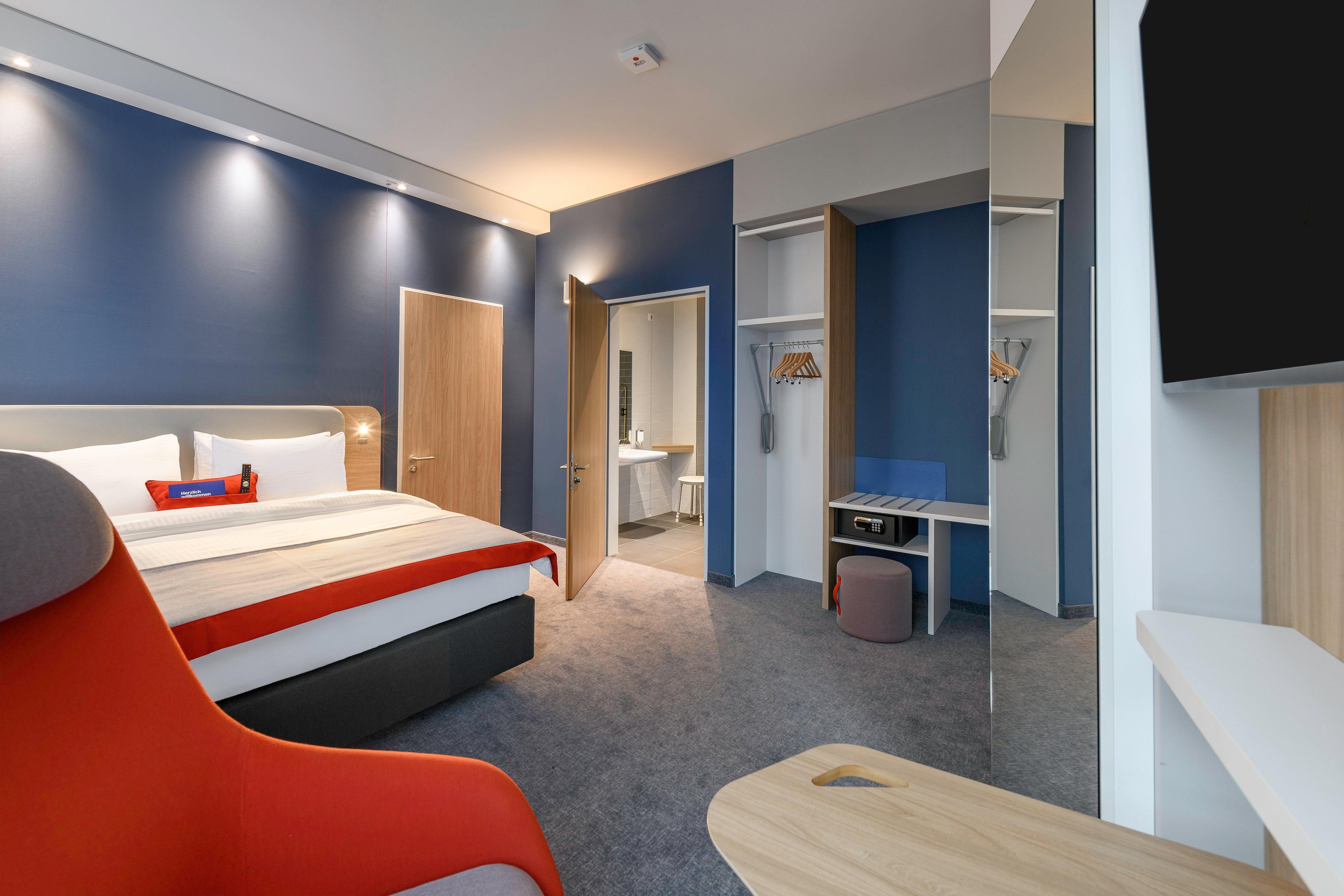 HOLIDAY INN EXPRESS - REGENSBURG, AN IHG HOTEL REGENSBURG 3* (Germany) -  from US$ 93 | BOOKED