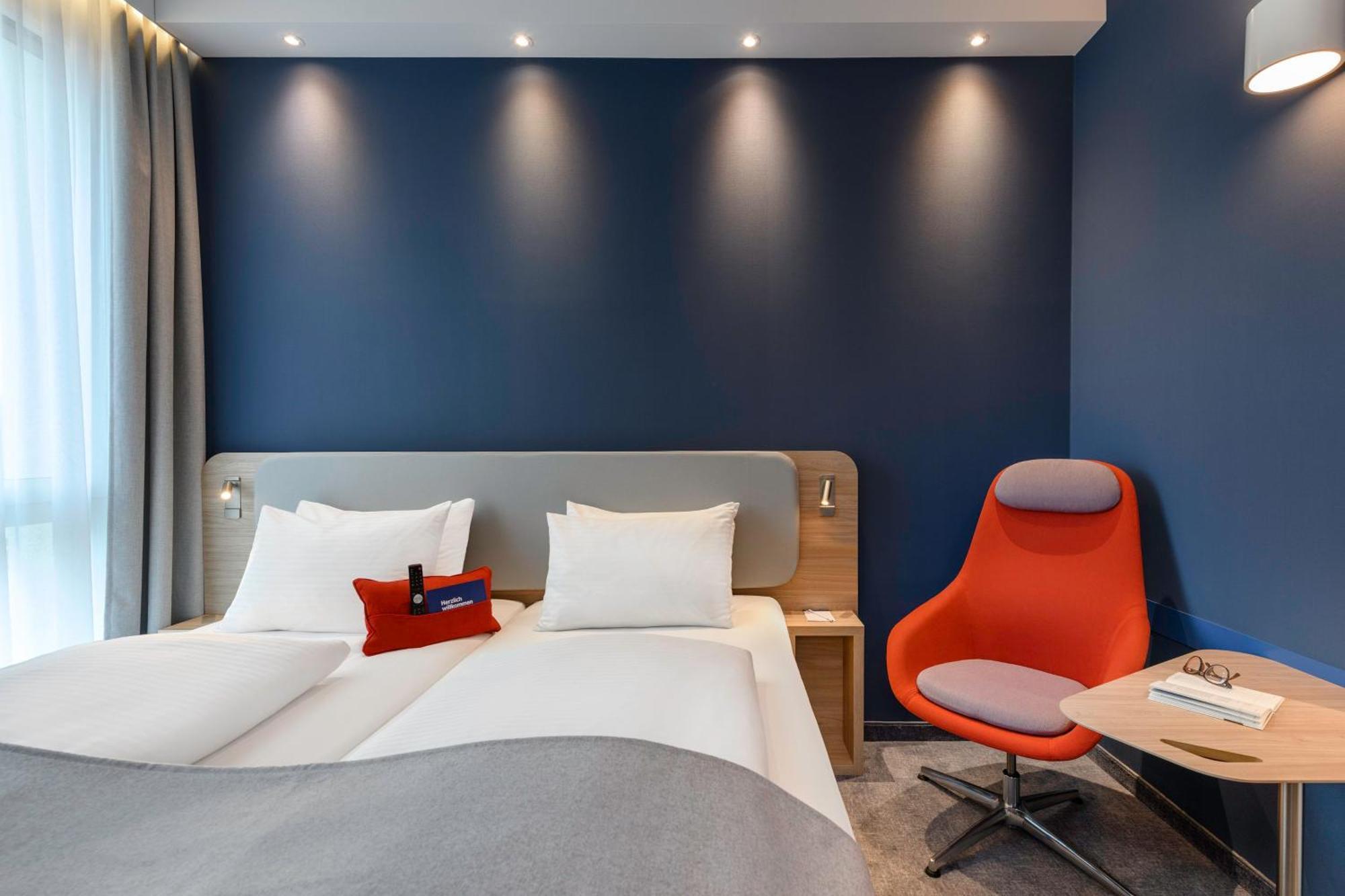 Holiday Inn Express - Regensburg By Ihg Exterior photo